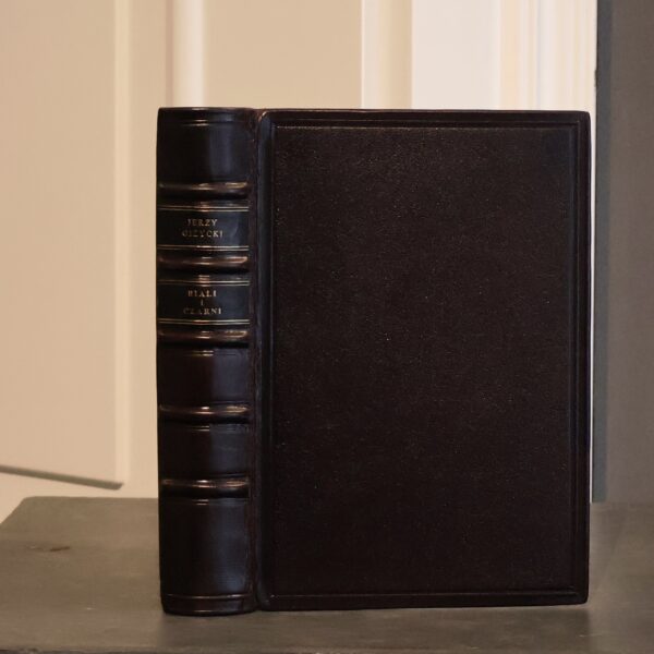 GIŻYCKI JERZY, BIALI I CZARNI : FRAGMENT KOLONJALNE [1934]. Oprawa skórzana wykonana ręcznie w introligatorni Antykwariatu Polskiego.